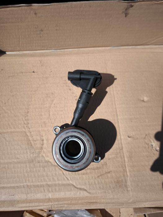 Kit Embraiagem Sachs + Rolamento Volvo C30 1.6 D2 / D3 (2012)retirado de um Volvo C30 1.6 Diesel de 114 cv (motor D4162T), ano 2012.