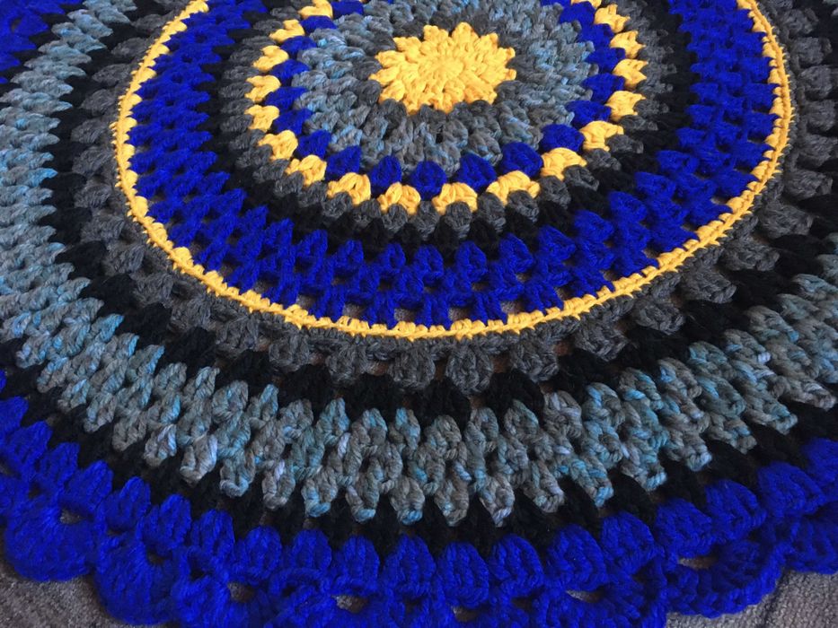 Коврик вязаный круглый д.85 см новый п\ш акрил разные