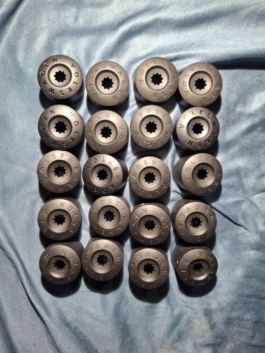 Оригінальні ковпачки на болти коліс Volkswagen (набір 20 шт.)