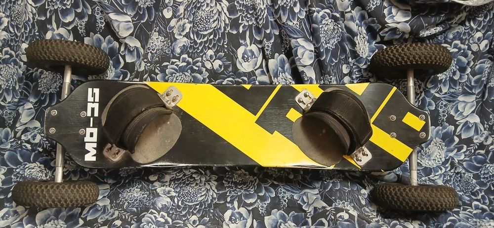 Mountainboard MBS, prancha off-road/tracção com fixações