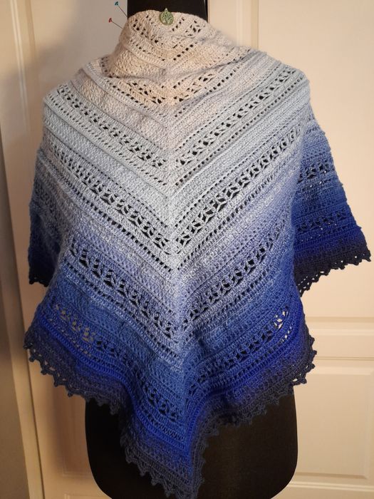 Chusta na szydełku rękodzieło prezent