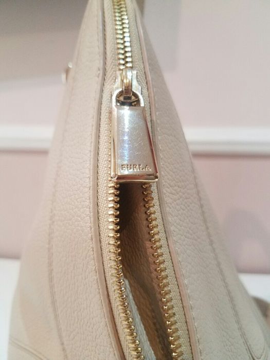 Mala  nova !!!FURLA cor bej