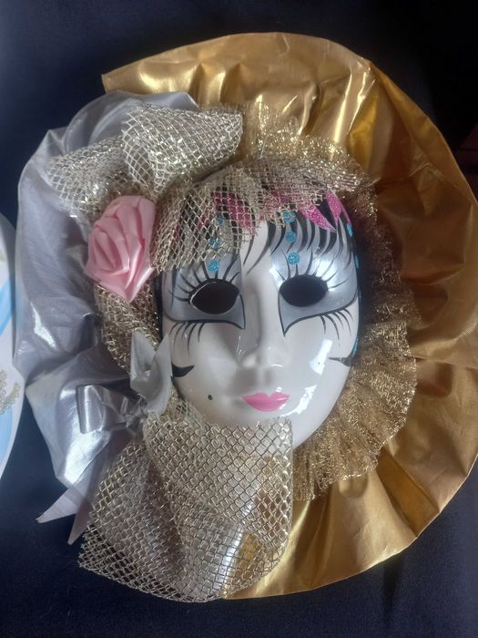4 máscaras em porcelana (preço por todas)