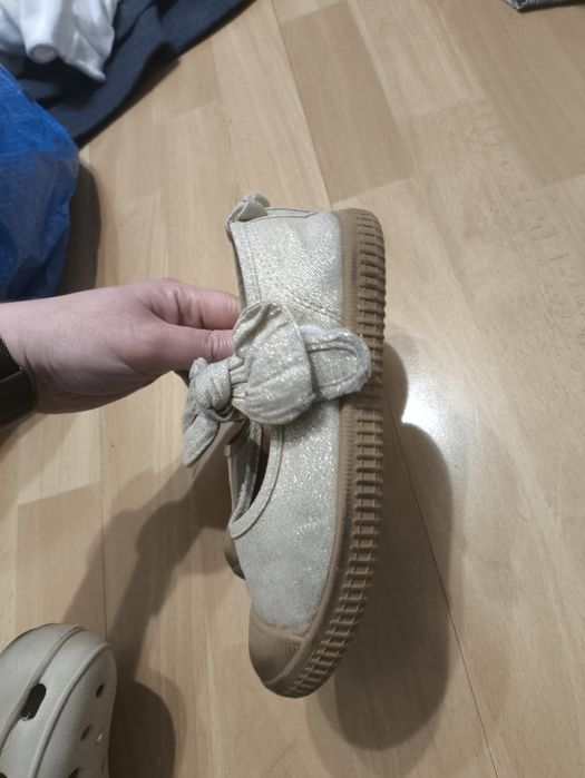 Buty na wiosnę dla dziewczynki r.28