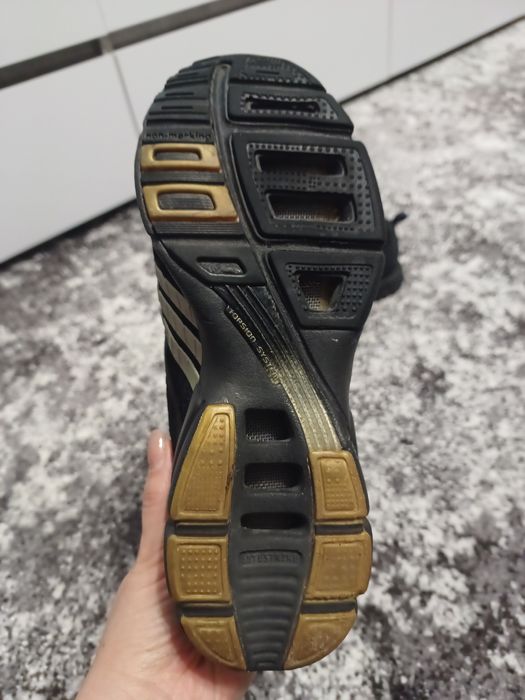 Кросівки жіночі 36р.