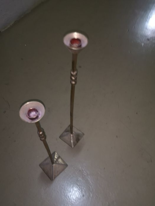 Candelabros dourados