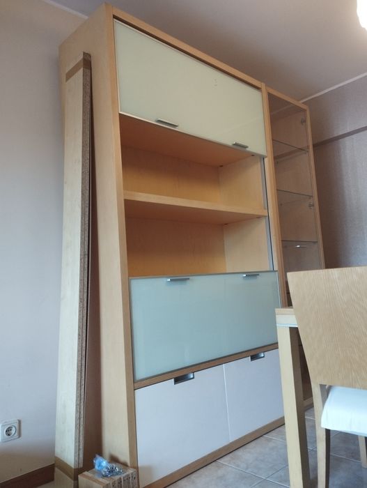 Móvel sala com portas móveis