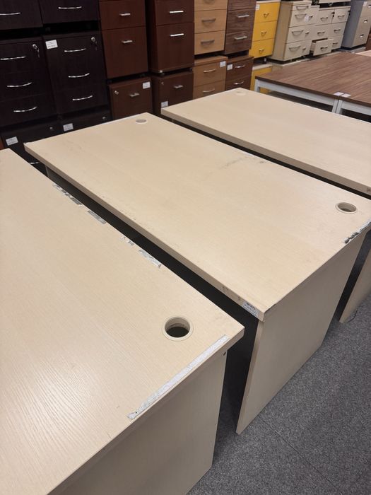 РАСПРОДАЖА офисной мебели столы стулья