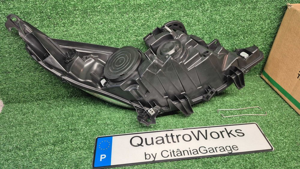 Otica Farol Esquerdo Peugeot 207 WA WC WK SW WD CC 2006 a 2013 Ref. 550-1140L-LDEMF NOVO DEPO