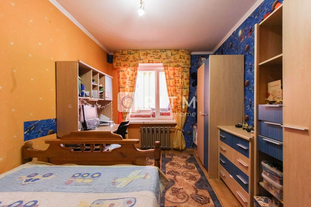 4-к. квартира з меблями та ремонтом за вул. Відродження