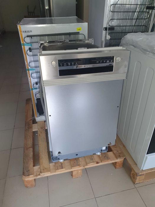 Maquina de lavar louça bosch encastre nova!