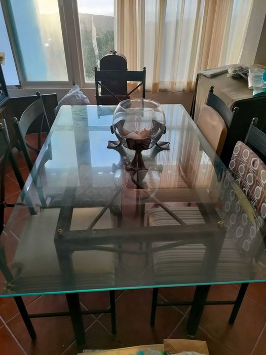 Mesa vidro e ferro + cadeiras