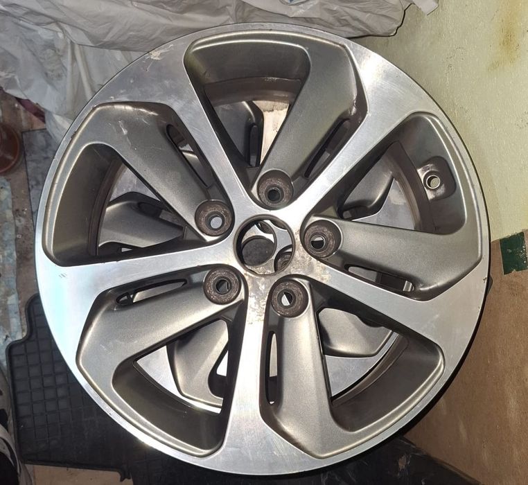 Alufelgi 16" Hyundai i30 + dekielki