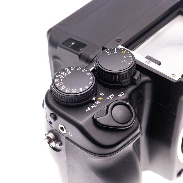 CONTAX 645 AE Finder Medium Format Planar 80mm F/2 Lens