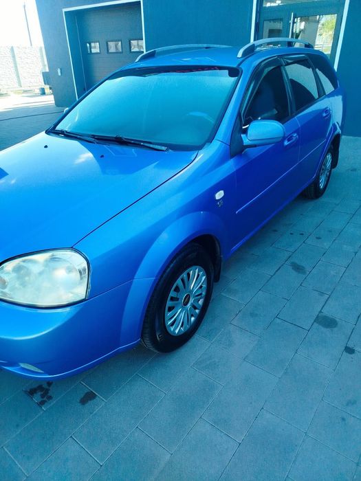 Автомобіль Шевроле Нубіра