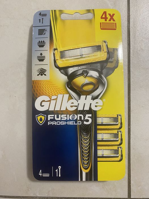 Бритвенный станок Gillette Fusion многоразовый + 4 сменных лезвия