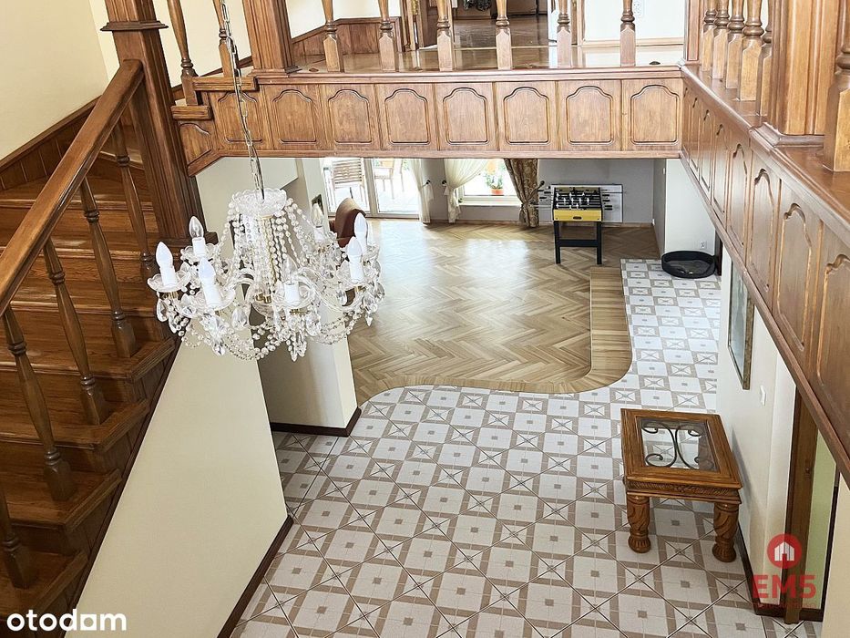 Dom z ogrodem Porosły