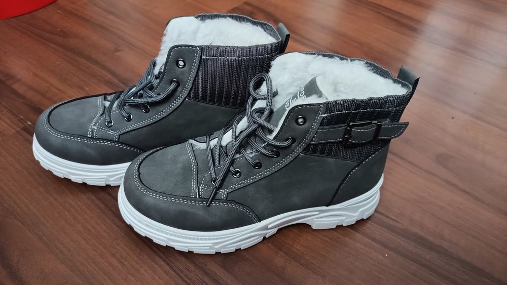 Зимові черевики, жіночі, 38,5 розмір