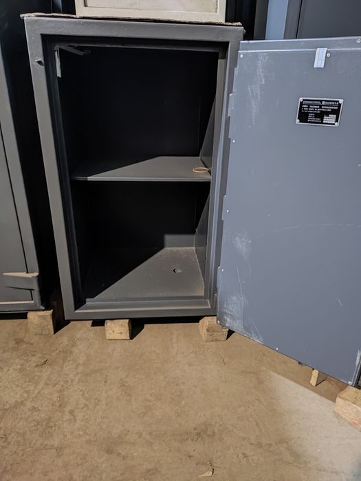 Сейф  б.у зламостійкий банківський CL III.100.K.K