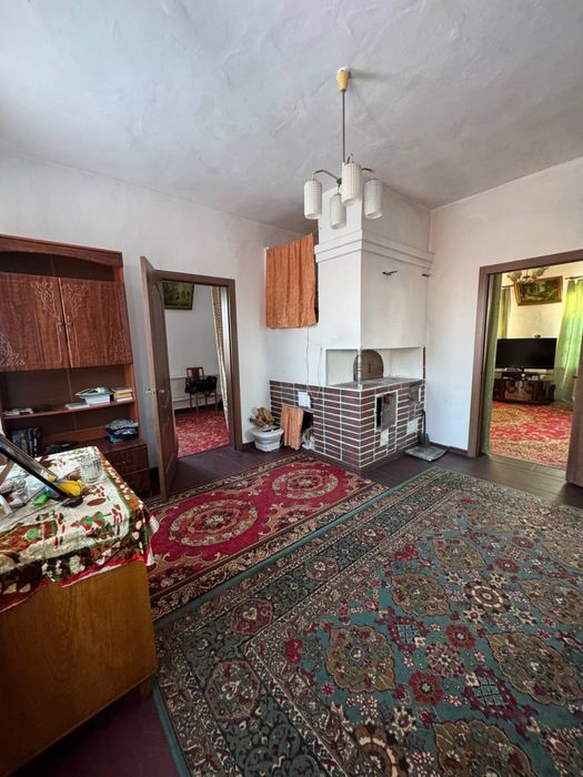 Продається будинок з гаражем деревяний обкладений цеглою вул. Київська