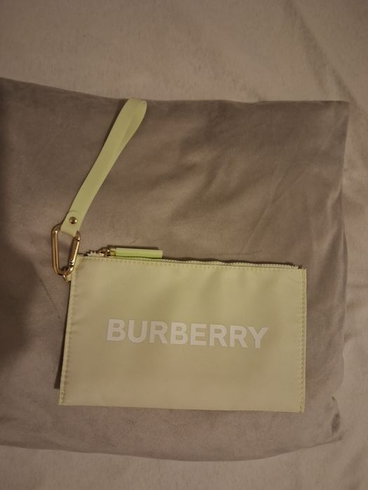 Sprzedaję nową kosmetyczkę.