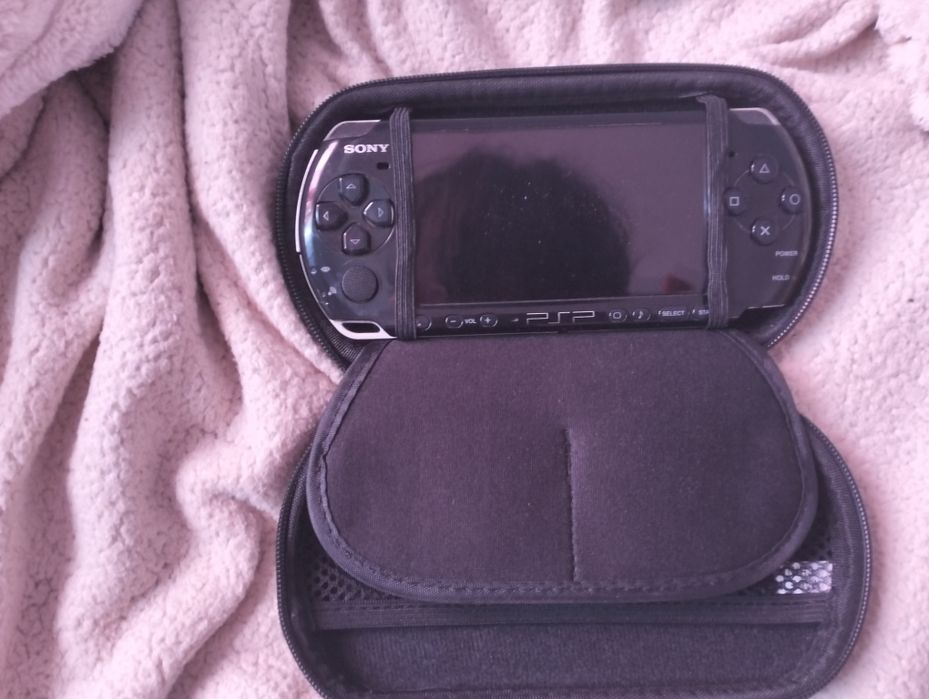 PSP 3000 Bundle with Charger + Case + Games – Excellent Condition64168956322305120