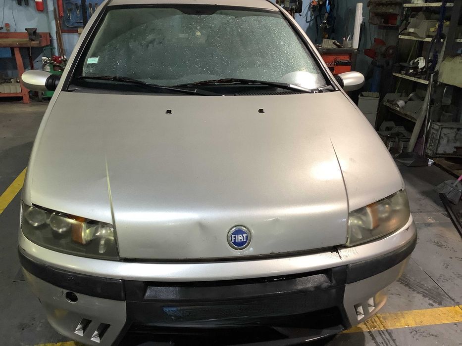 Fiat Punto 188 1.2i 3p - 2000 - Para peças