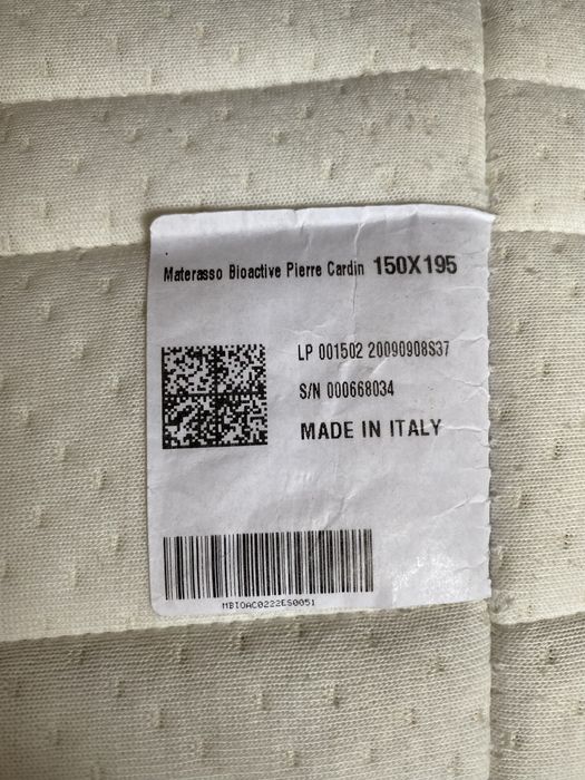 Cama de casal com colchoes e estrado