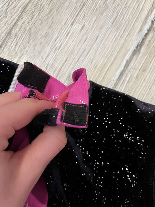 Strój gimnastyczny dla dziewczynki