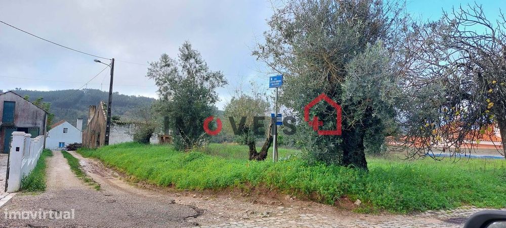 Ruína situada no Centro de Areias — Pussos São Pedro, Leiria