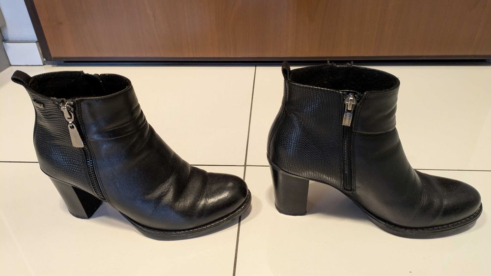 Czarne botki ze skóry naturalnej Lasocki rozmiar 37