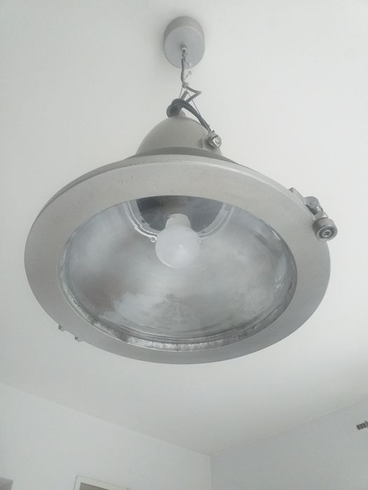 Lampa loftowa wisząca