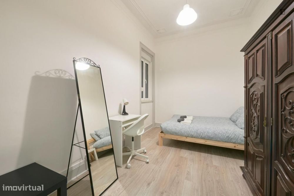 Quarto - localizado em Arroios Lisbon