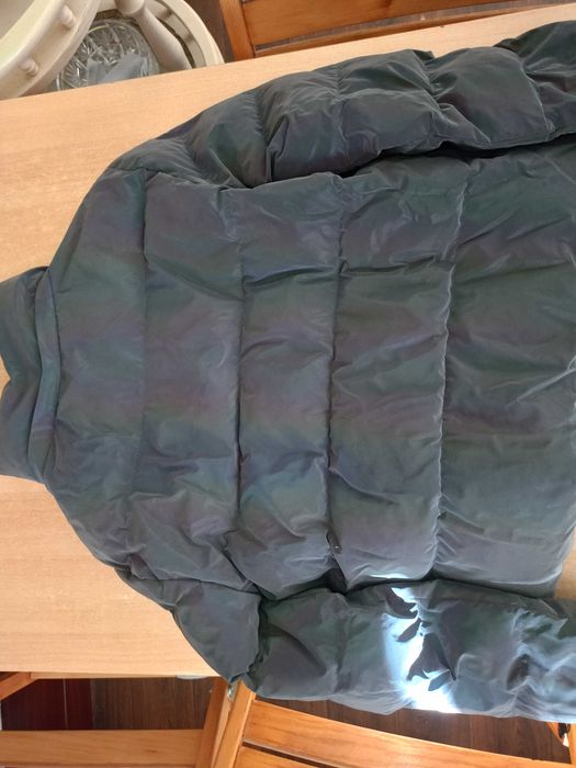 Светоотражающая,теплая куртка! ребенка будет видно на переходе дороги!