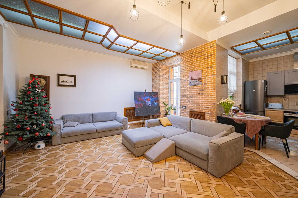 Без% Продаж 3-х кімнатної квартири, 135 м2, вул. Назарівська, 9