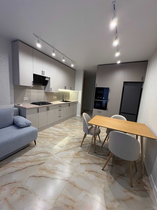 Шикарна квартира з новим ремонтом і технікою. Набережна. Кухня - 19 м.