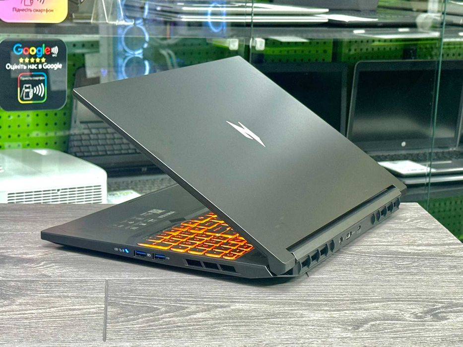 Ігровий Acer Nitro V16 ANV16-42 / RTX 5050 / AMD Ryzen 5 240 / 180Hz