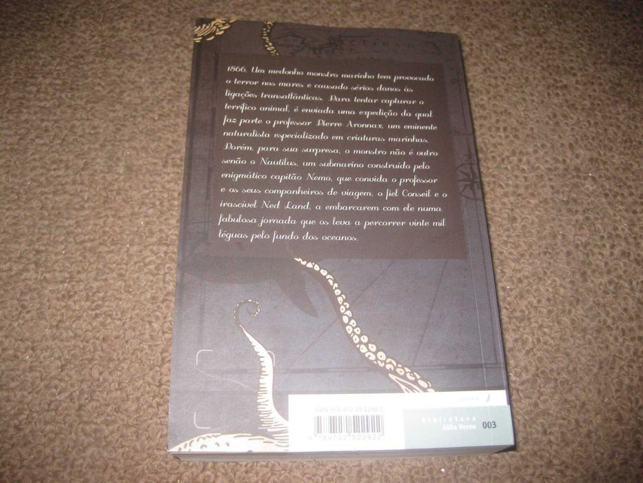 Livro "Vinte Mil Léguas Submarinas" de Júlio Verne