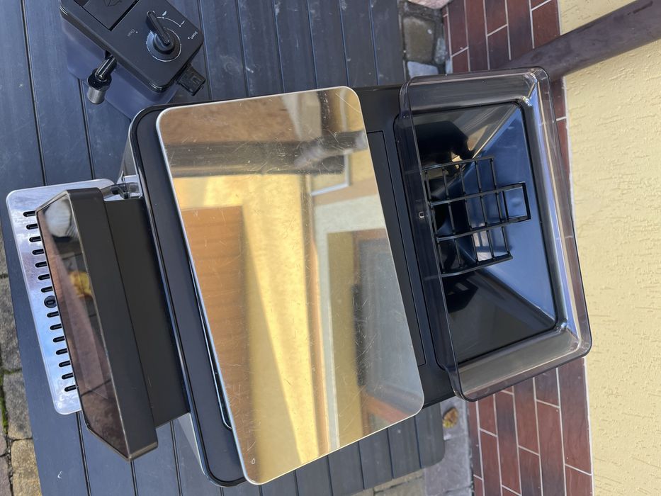 КавоваркаDeLonghi PrimaDonna Soul після ТО в хорошому стані