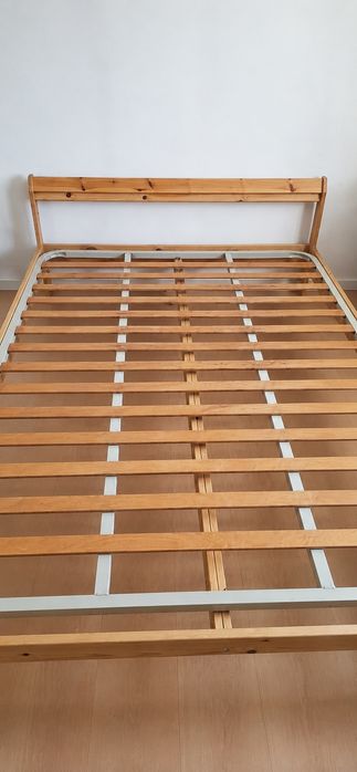 Cama de casal  IKEA c/ estrado