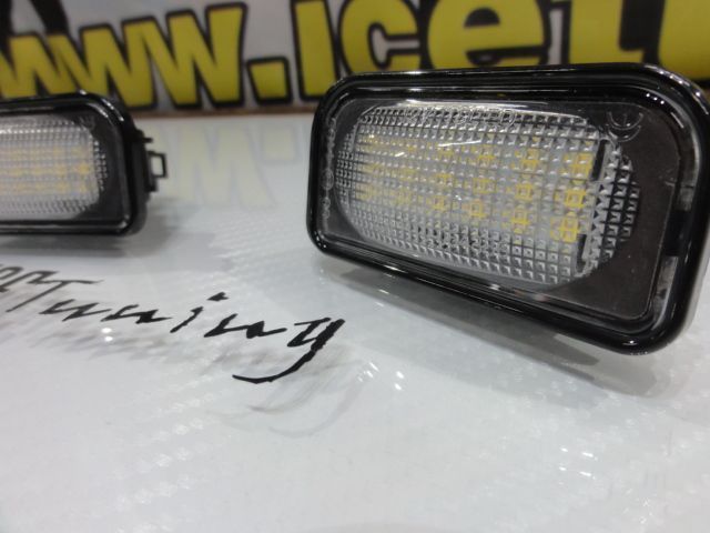 Suporte de lâmpada de matricula com led branco para Mercedes Classe C W203, CLK A209, W209, SL R230, Chrysler Crossfire coupe &amp; Cabrio 03-07