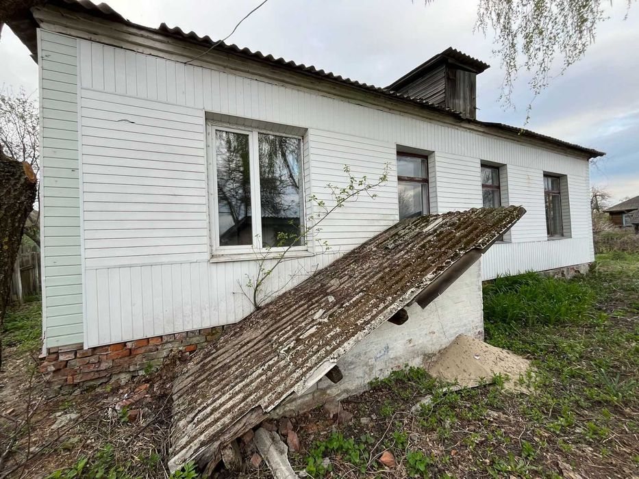 Продаж будівель у центрі смт. Сосниця