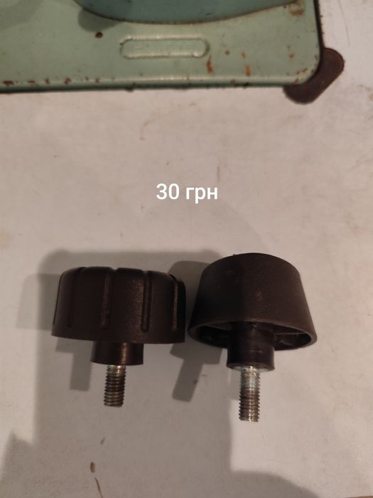 Запчастини до офісних крісел