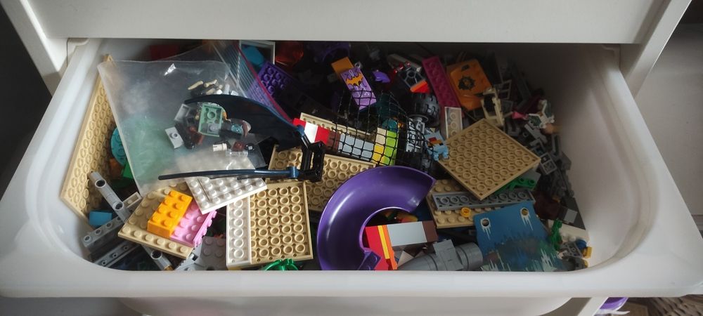 Komoda Ikea z klockami lego