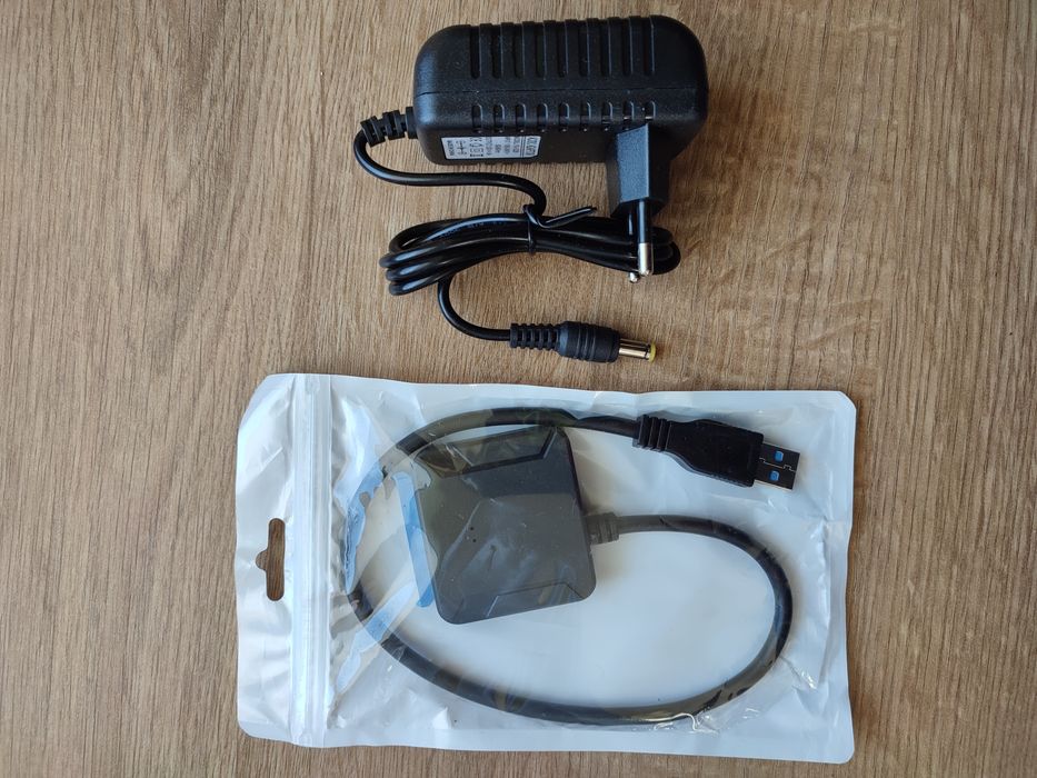 Adapter na dyski SSD, HDD 3,5'' i 2,5'' SATA III - USB 3.0 + zasilacz.