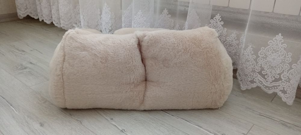 Лежанка для тварин. Диван