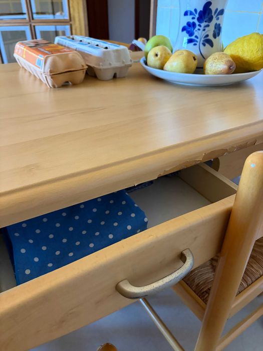 Conjunto Mesa de Cozinha Extensível + 4 Cadeiras + 2 Bancos (Lote Completo)