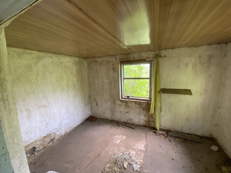 Дача на березі Булатецького ставка, приватизована.