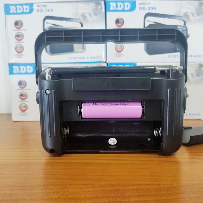 Rádio Retro Portátil RDD RD-306 24 Bandas com X-BASS com Lanterna