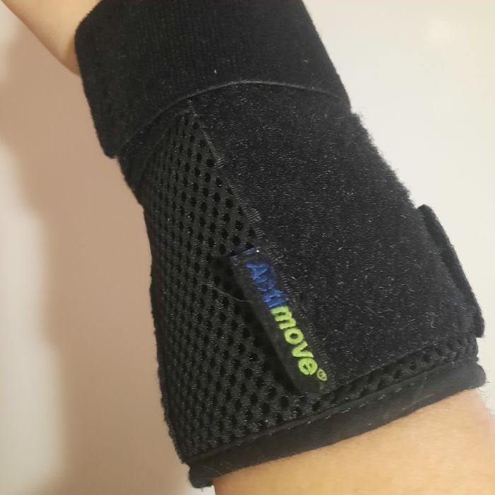 Ортез Права рука , на променево-зап'ястковий суглоб